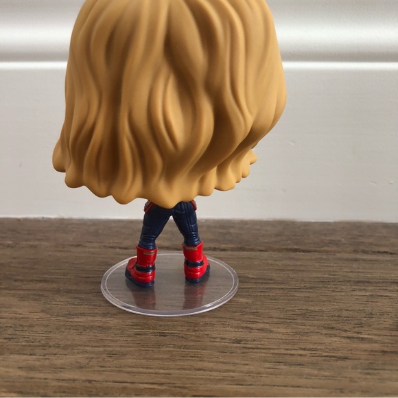 Captain Marvel Funko Pop - Picture 2 of 3